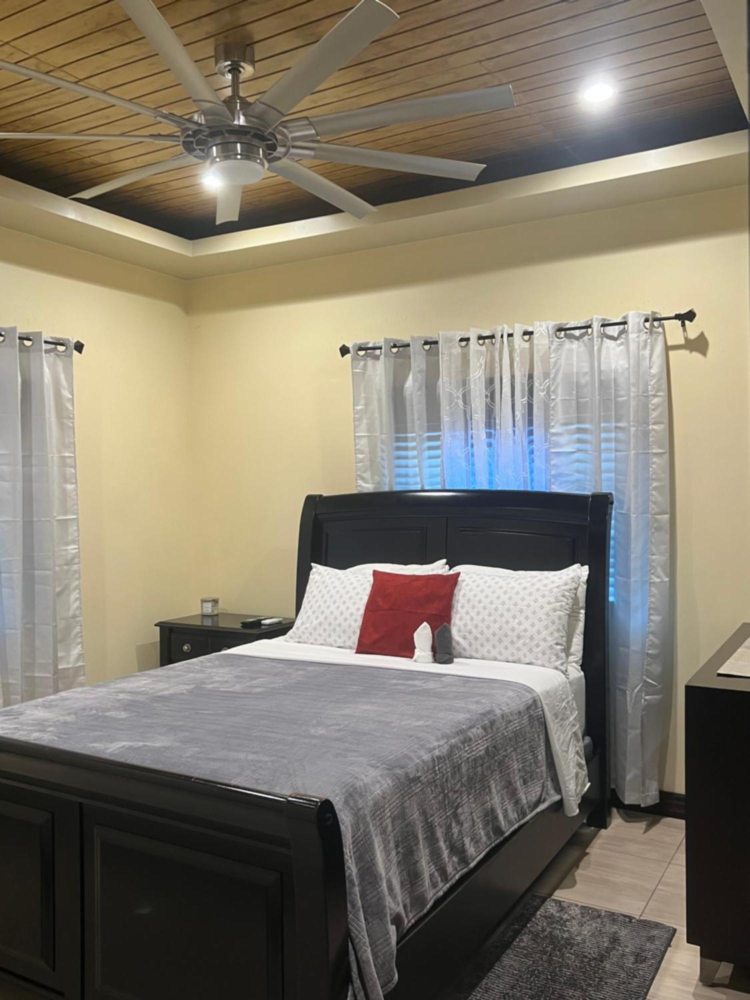 Kingston Oasis One Bedroom Zewnętrze zdjęcie